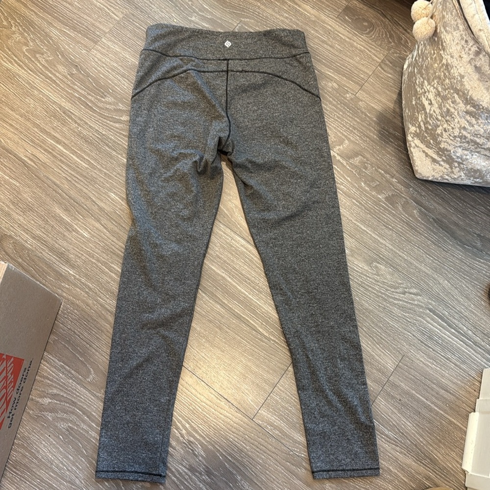 Fashion Nova Sport Women's Gray workout Set - Picture 8 of 8